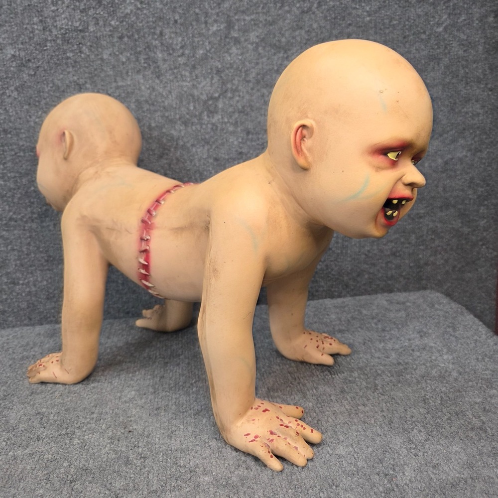 Halloween Prop Zombie Babies SPIRIT‎ 2018 Conjoined Twins Doug & Phil Degrave - Picture 5 of 12